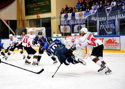 ХК «Рязань» дома выиграл у «Нефтяника»